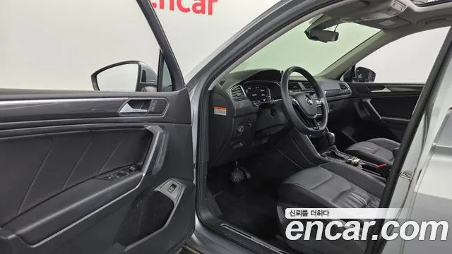 VOLKSWAGEN TIGUAN ALLSPACE 2020 — 54 066 км, серебристо-серый, Корея — под ключ — фото 10
