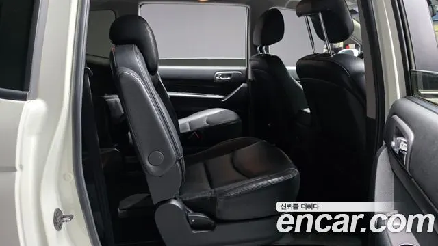 KGM KORANDO TURISMO 2018 — 88 639 км, белый, Корея — под ключ — фото 11