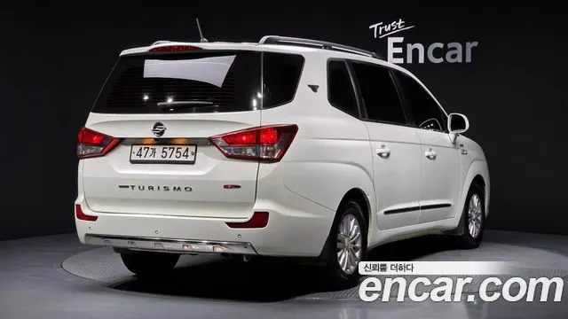 KGM KORANDO TURISMO 2018 — 88 639 км, белый, Корея — под ключ — фото 2