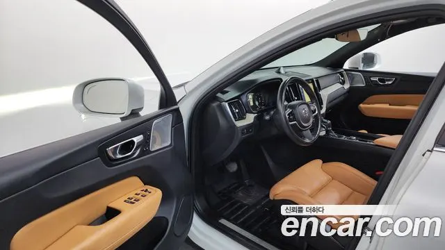 VOLVO XC60 2018 — 200 690 км, белый, Корея — под ключ — фото 10