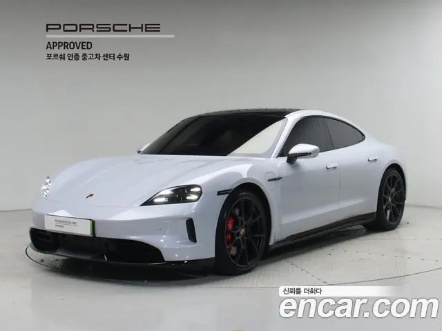 PORSCHE TAYCAN 2025
