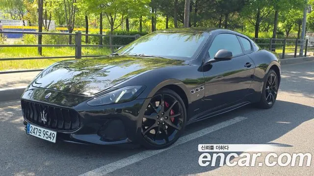 MASERATI GRANTURISMO 2015