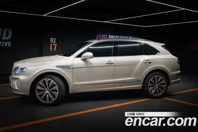 BENTLEY BENTAYGA 2025 — 15 000 км, белый-перламутр, Корея — под ключ — фото 2