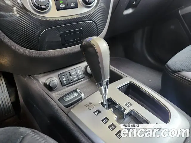 HYUNDAI SANTA FE 2011 — 120 351 км, серебристо-серый, Корея — под ключ — фото 9