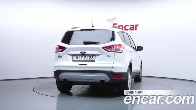 FORD ESCAPE 2015 — 146 338 км, белый, Корея — под ключ — фото 4