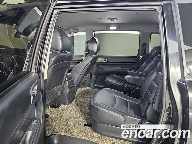 KGM KORANDO TURISMO 2018 — 120 000 км, чёрный, Корея — под ключ — фото 9