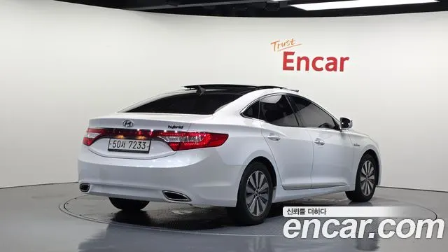 HYUNDAI GRANDEUR HYBRID 2015 — 143 171 км, белый, Корея — под ключ — фото 2