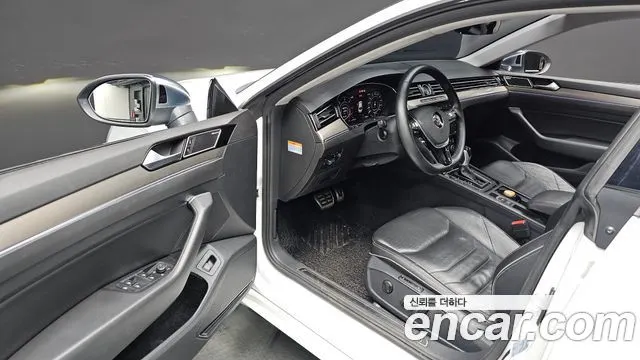 VOLKSWAGEN ARTEON 2019 — 138 856 км, белый, Корея — под ключ — фото 12