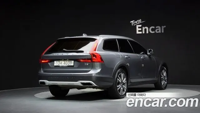 VOLVO V90 CROSS COUNTRY 2019 — 161 769 км, серый, Корея — под ключ — фото 2