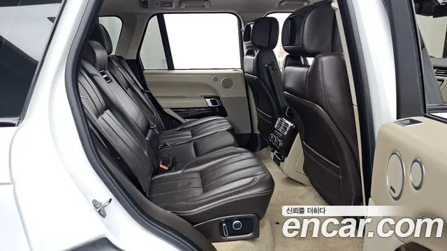 LAND ROVER RANGE ROVER (4 ПОК.) 2017 — 90 995 км, белый, Корея — под ключ — фото 12