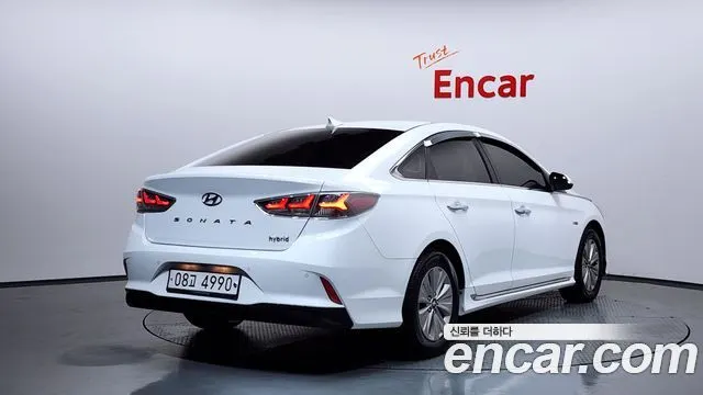 HYUNDAI SONATA HYBRID 2019 — 135 954 км, белый, Корея — под ключ — фото 2