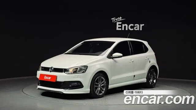 VOLKSWAGEN POLO 2015