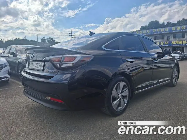 HYUNDAI SONATA HYBRID 2016 — 173 875 км, чёрный, Корея — под ключ — фото 2