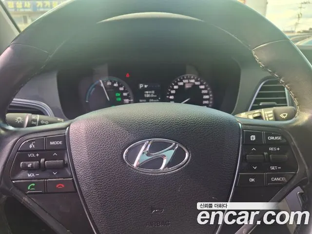 HYUNDAI SONATA HYBRID 2016 — 173 875 км, чёрный, Корея — под ключ — фото 9