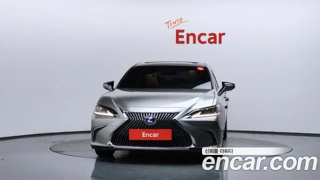 LEXUS ES300H 2019 — 55 424 км, белый-перламутр, Корея — под ключ — фото 3