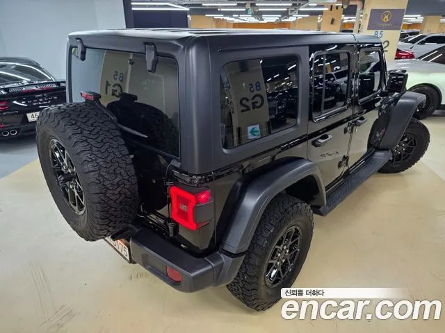JEEP WRANGLER 2024 — 30 000 км, чёрный, Корея — под ключ — фото 4