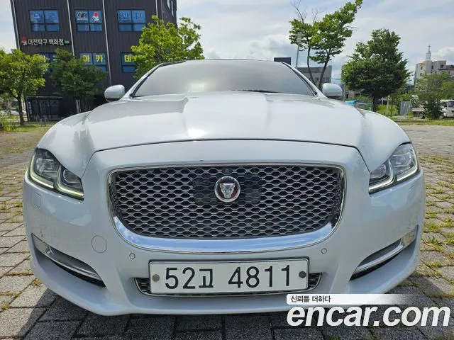 JAGUAR XJ 2017