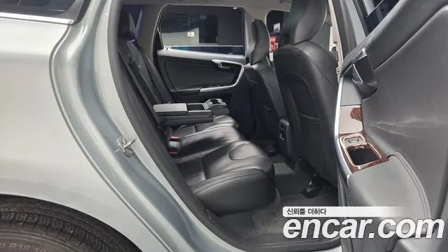 VOLVO XC60 2017 — 140 301 км, серебристый, Корея — под ключ — фото 12