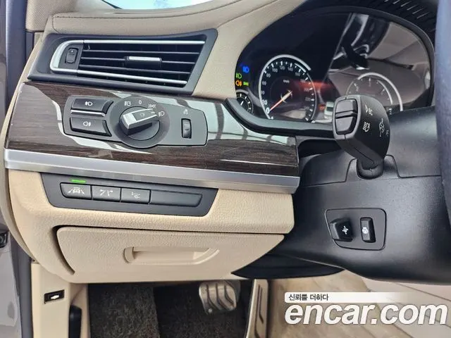 BMW 7 SERIES 2013 — 206 698 км, светло-золотистый, Корея — под ключ — фото 9