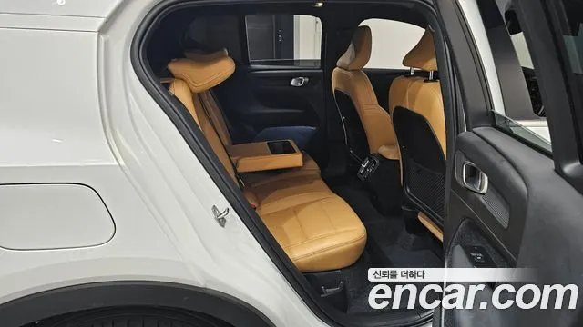 VOLVO XC40 2021 — 31 421 км, белый, Корея — под ключ — фото 11