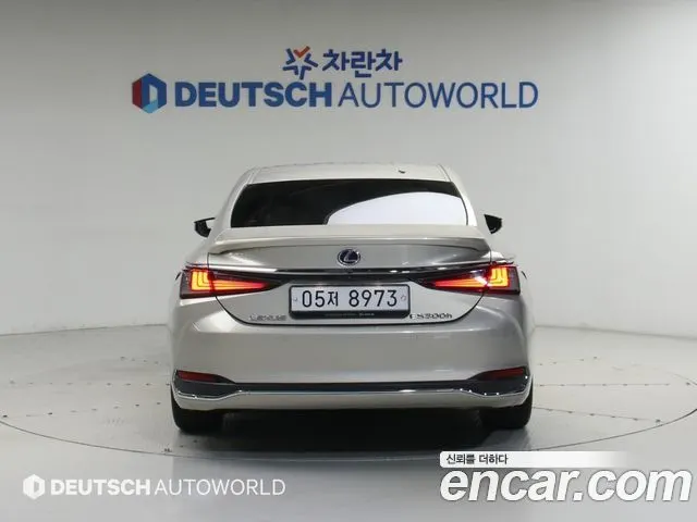 LEXUS ES300H 2019 — 53 962 км, серебристо-серый, Корея — под ключ — фото 4