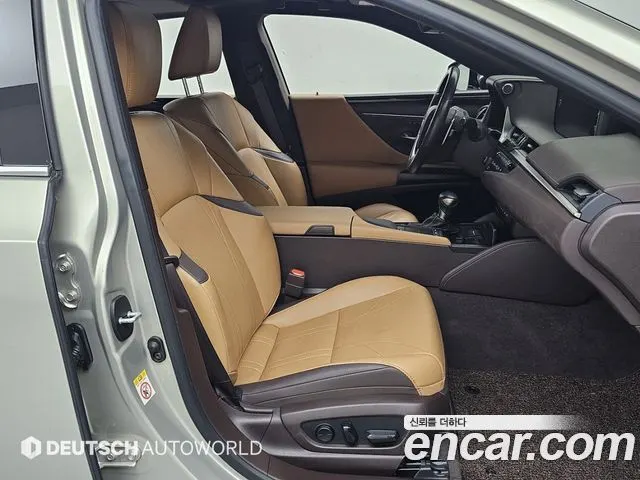 LEXUS ES300H 2019 — 53 962 км, серебристо-серый, Корея — под ключ — фото 10