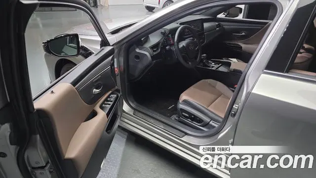 LEXUS ES300H 2024 — 21 322 км, светло-золотистый, Корея — под ключ — фото 10