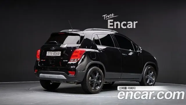 CHEVROLET TRAX 2018 — 85 242 км, чёрный, Корея — под ключ — фото 2