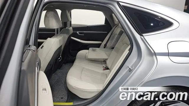 HYUNDAI SONATA HYBRID 2025 — 8 005 км, серебристо-серый, Корея — под ключ — фото 11