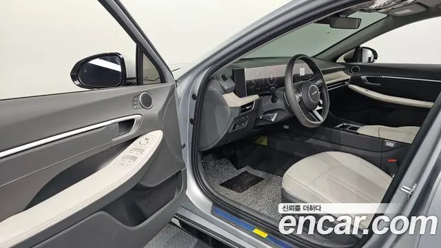 HYUNDAI SONATA HYBRID 2025 — 8 005 км, серебристо-серый, Корея — под ключ — фото 10