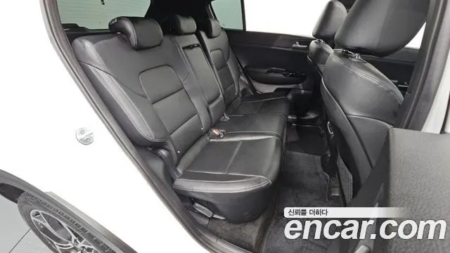 KIA SPORTAGE THE BOLD 2021 — 53 235 км, белый, Корея — под ключ — фото 11