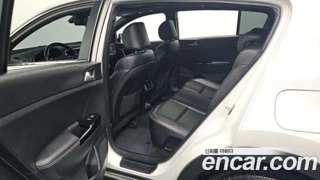 KIA SPORTAGE THE BOLD 2021 — 53 235 км, белый, Корея — под ключ — фото 12