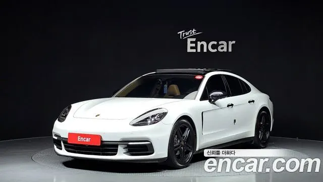 PORSCHE PANAMERA 2018