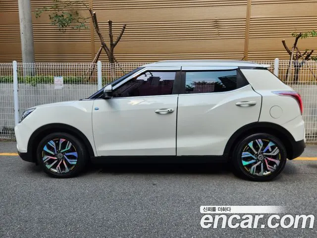 KGM TIVOLI ARMOUR 2018 — 136 000 км, белый, Корея — под ключ — фото 9