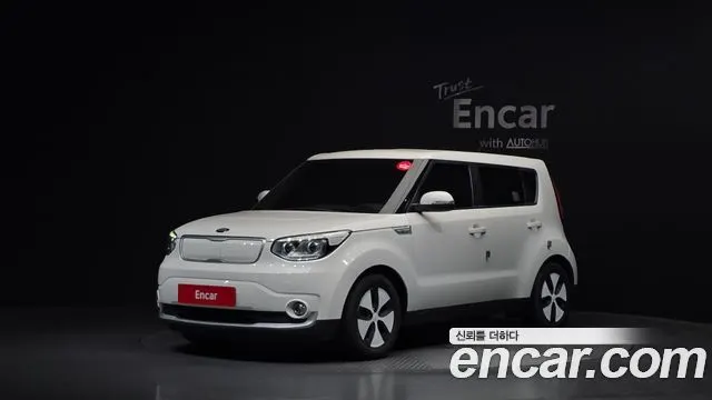 KIA SOUL 2018 — 115 716 км, белый, Корея — под ключ — фото 1