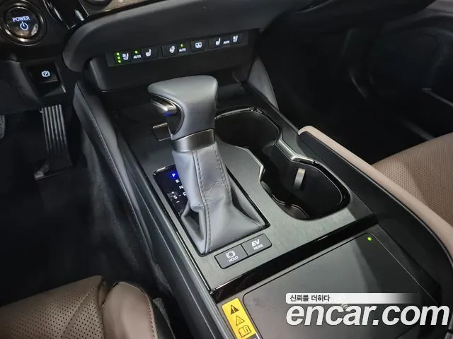 LEXUS ES300H 2026 — 13 713 км, светло-золотистый, Корея — под ключ — фото 9