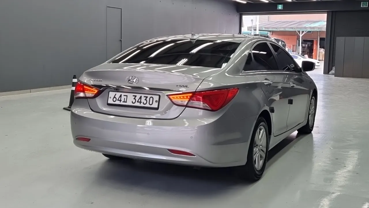 HYUNDAI SONATA THE BRILLIANT 2013 — 166 378 км, серебристый, Корея — под ключ — фото 2