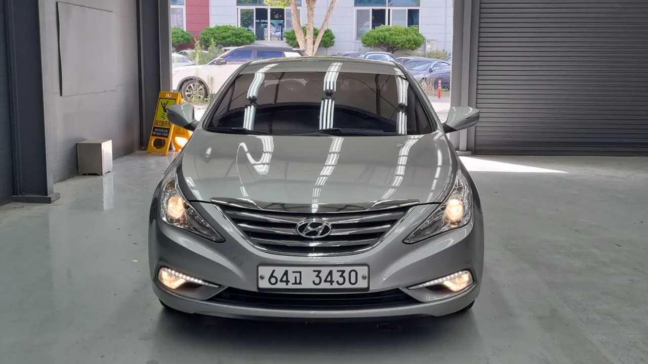 HYUNDAI SONATA THE BRILLIANT 2013 — 166 378 км, серебристый, Корея — под ключ — фото 3