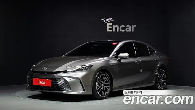 TOYOTA CAMRY 2025