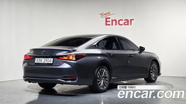 LEXUS ES300H 2019 — 64 028 км, серый, Корея — под ключ — фото 2