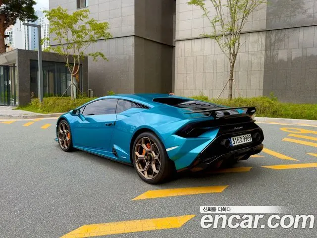 LAMBORGHINI HURACAN 2024 — 4 930 км, синий, Корея — под ключ — фото 2