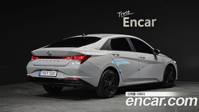 HYUNDAI AVANTE HYBRID 2023 — 77 473 км, серебристо-серый, Корея — под ключ — фото 2