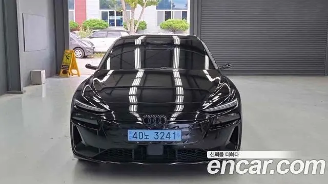 AUDI A6 E-TRON 2025