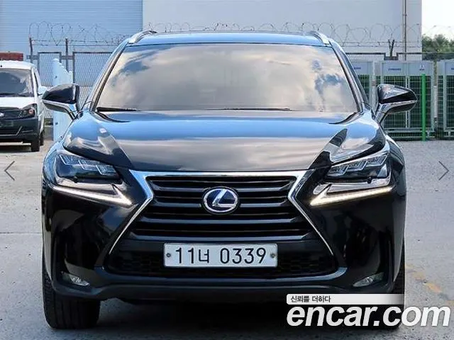 LEXUS NX300H 2016 — 181 913 км, чёрный, Корея — под ключ — фото 1
