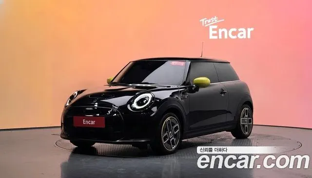 MINI COOPER ELECTRIC 2024 — 46 042 км, чёрный, Корея — под ключ — фото 2