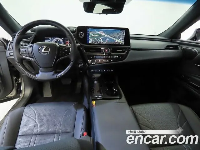 LEXUS ES300H 2026 — 12 960 км, серебристо-серый, Корея — под ключ — фото 7