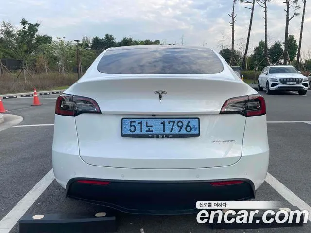 TESLA MODEL Y 2021 — 188 000 км, белый, Корея — под ключ — фото 8