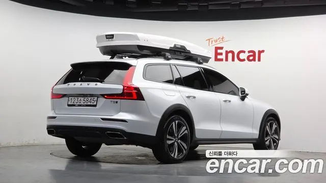VOLVO V60 CROSS COUNTRY — из Кореи под ключ