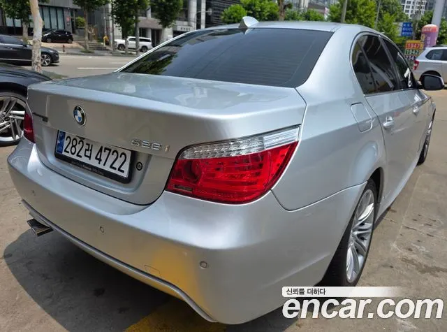 BMW 5 SERIES 2010 — 85 500 км, серебристый, Корея — под ключ — фото 2