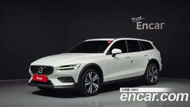 VOLVO V60 CROSS COUNTRY — из Кореи под ключ
